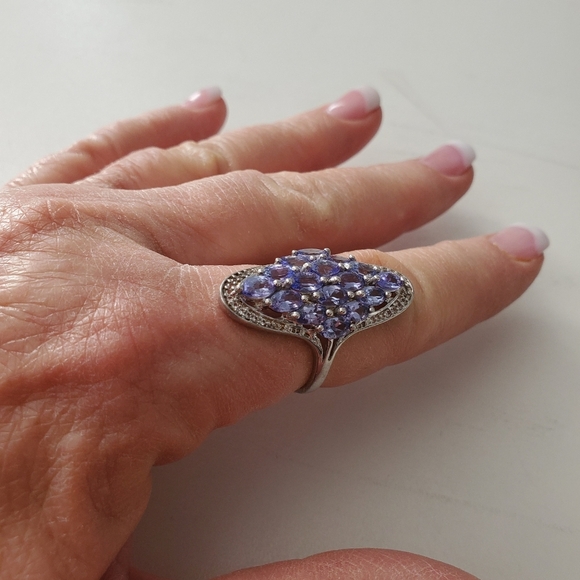 Amethyst and Sterling Silver Cocktail Ring - Picture 4 of 7